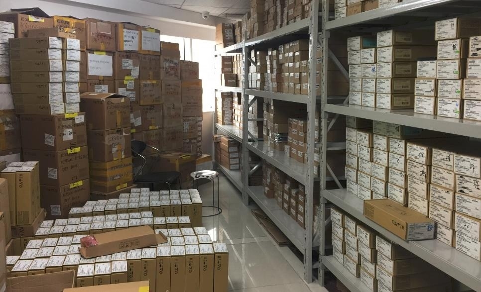 إلكترونيات مكون Chuangyunxinyuan في المخزون SICFET N-CH 650V 95A H2PAK-7 SCTH100N65G2-7AG